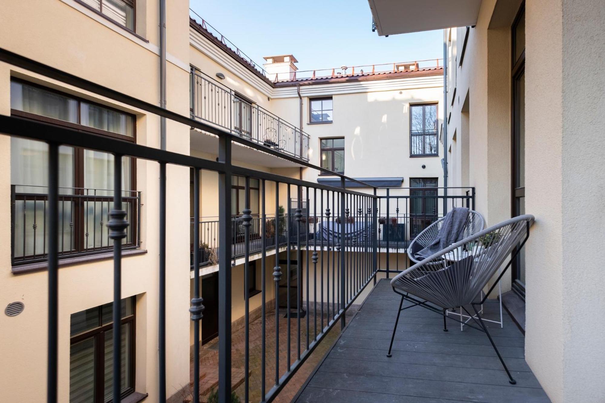 Cohost I Oldtown 60M2 Apt W-Garage Parking, Balcony & Self Check-In VNO Exterior foto